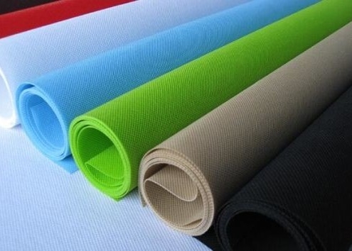comprar A tela não tecida de Spunbond do ANIMAL DE ESTIMAÇÃO da resistência do envelhecimento para a matéria têxtil muitos colore online manufacture